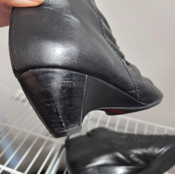 Shoes - Picture 9 of 10